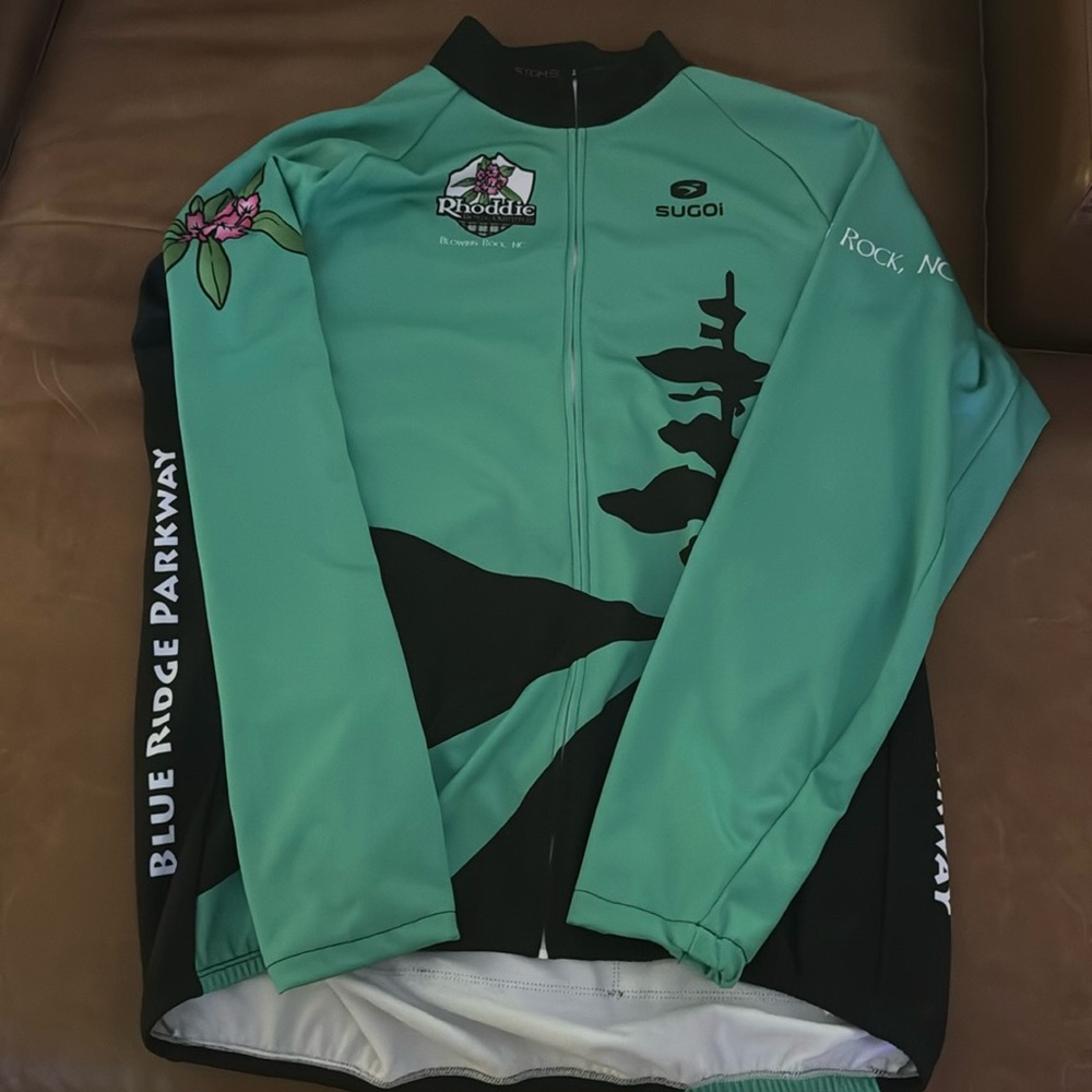 Mens thermal cycling jersey. Brand new. Never worn.